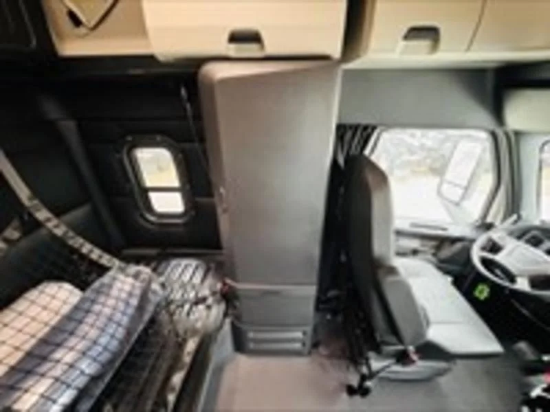 2026 Freightliner Cascadia - image 14