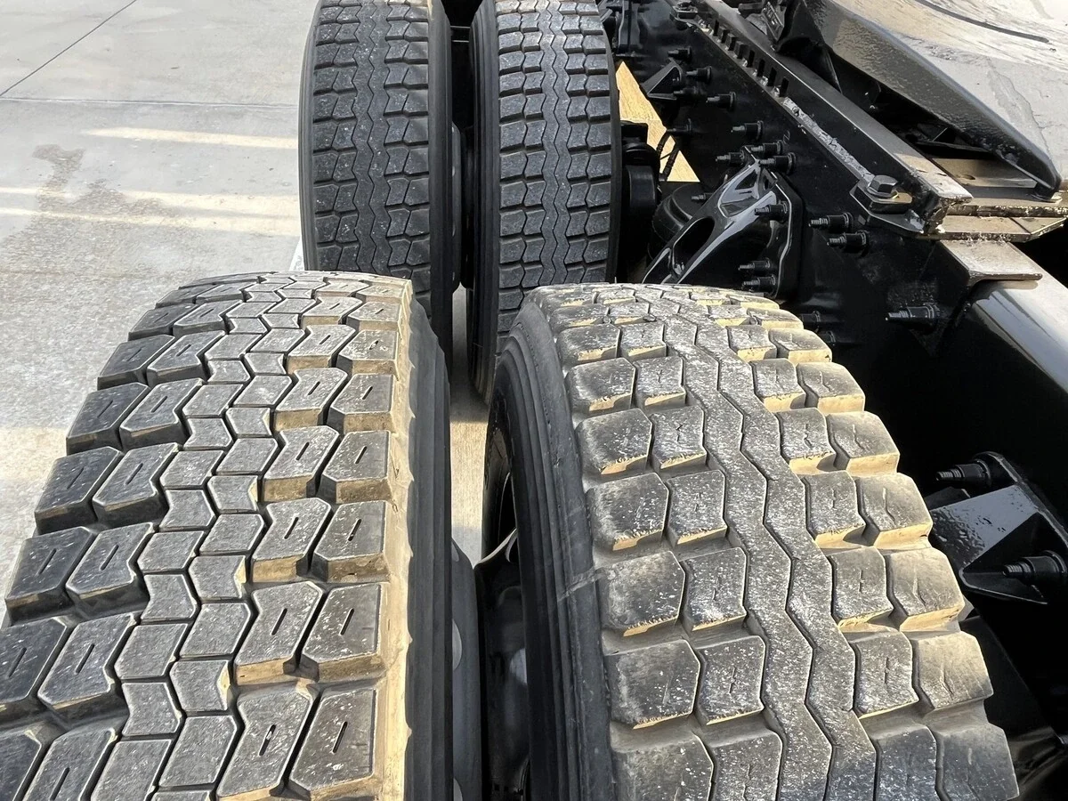 2023 Peterbilt 579 - image 7