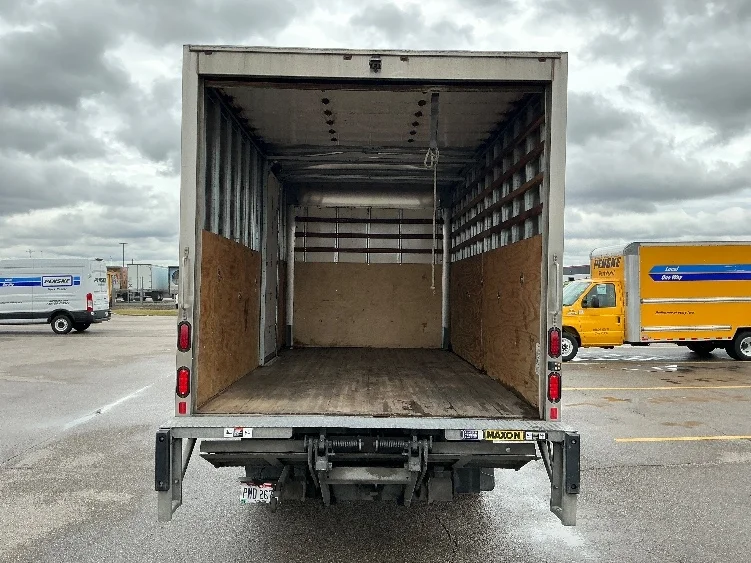 2021 Isuzu NRR - image 8