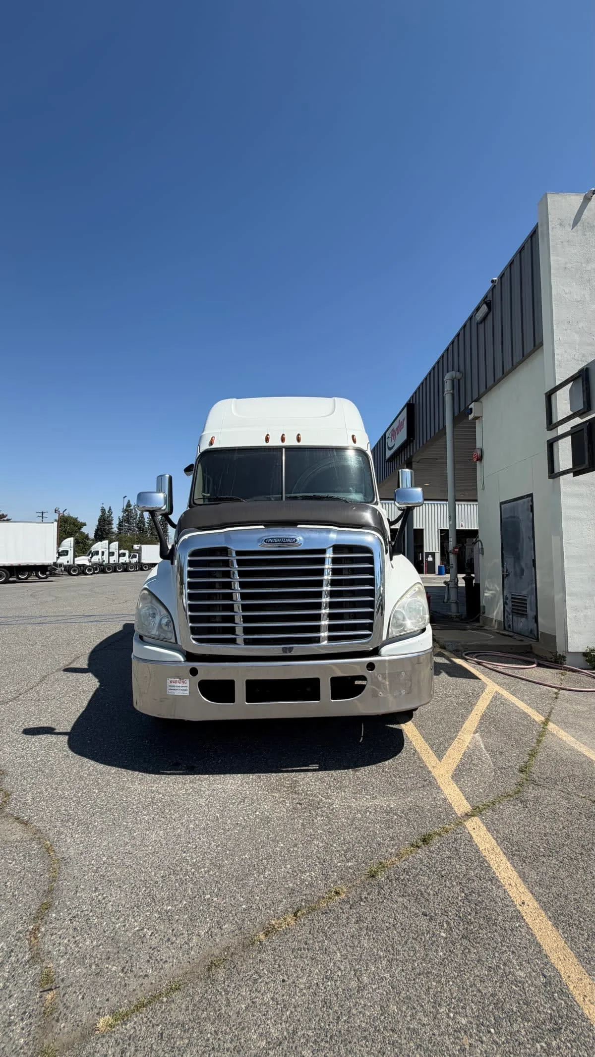 2018 Freightliner Cascadia in Pomona, CA — photo 2