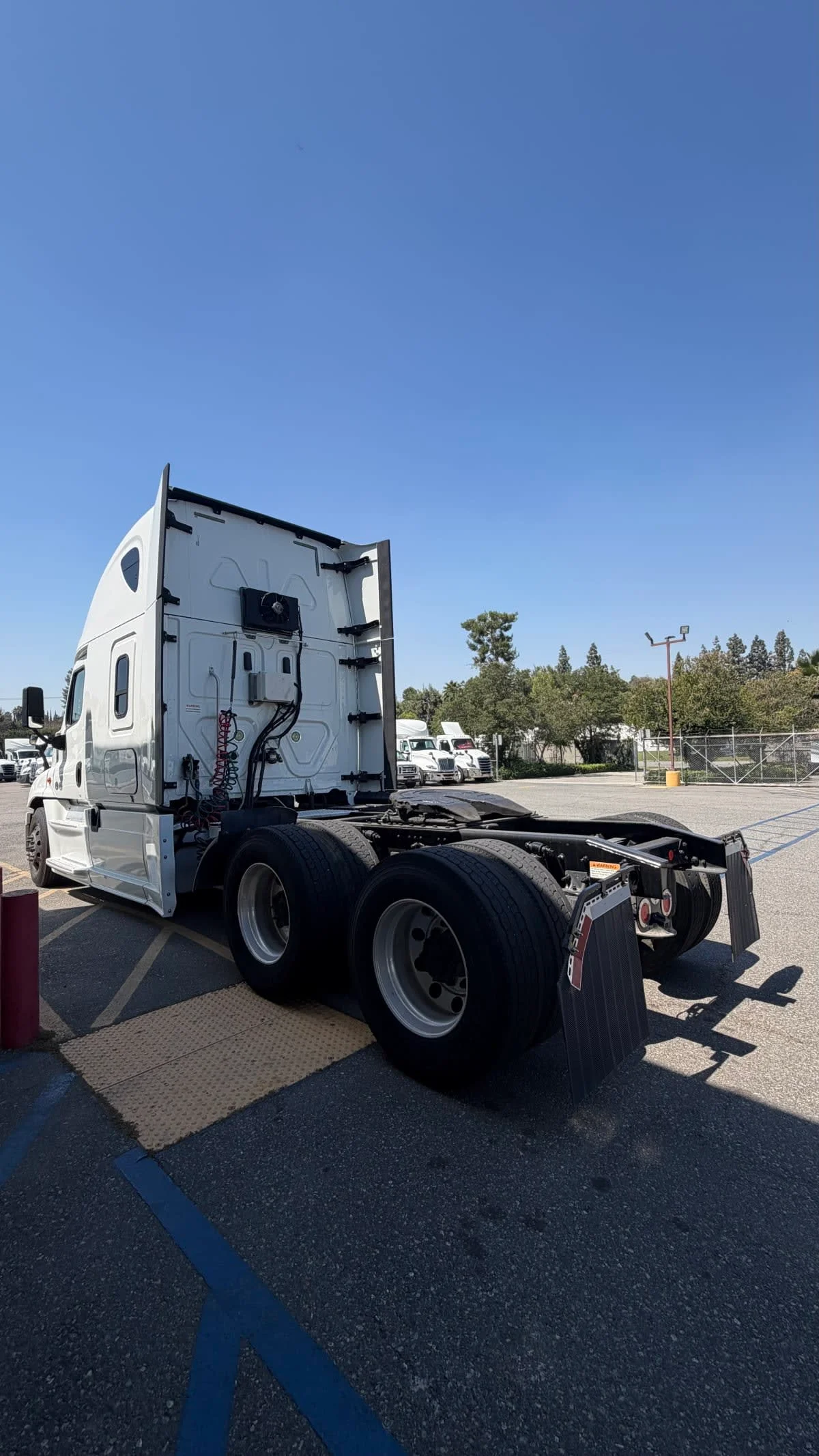 2018 Freightliner Cascadia in Pomona, CA — photo 6