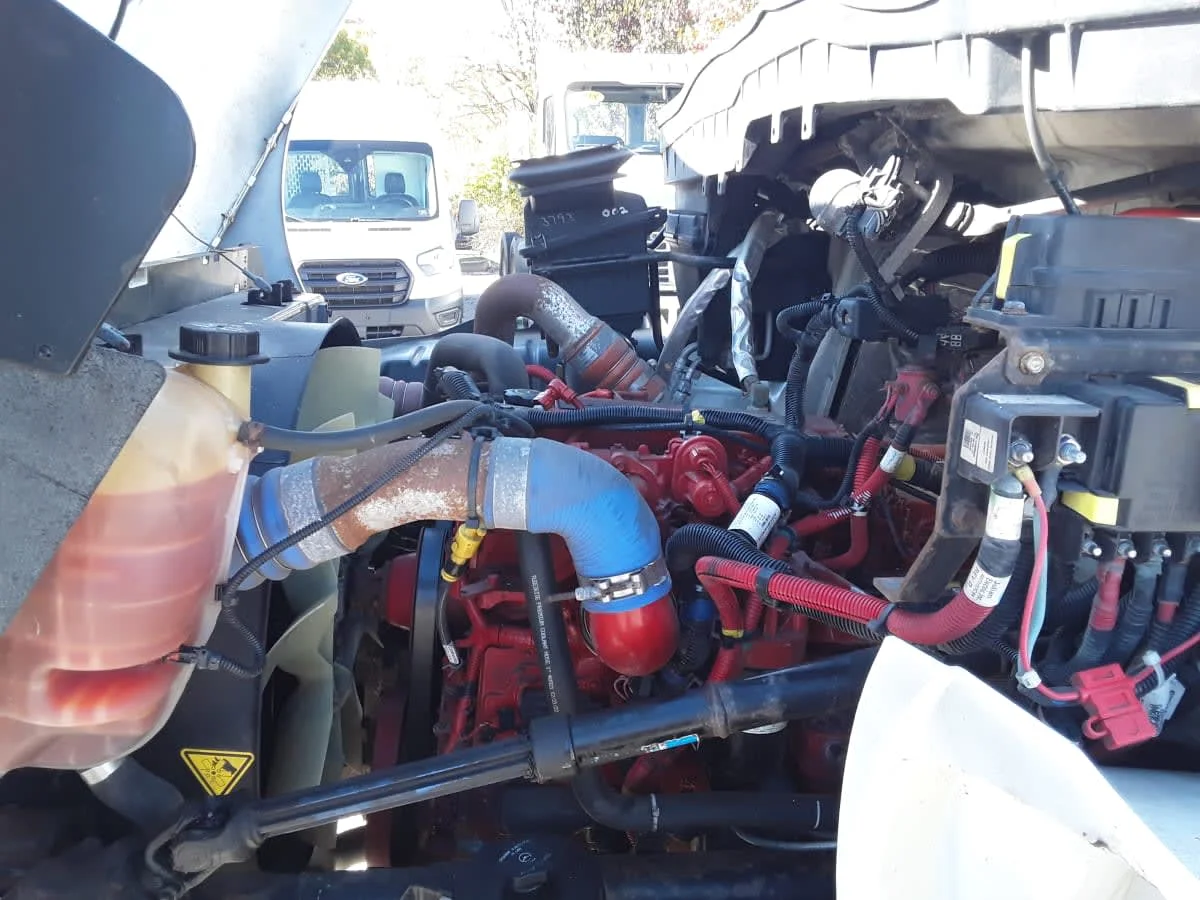 2019 International 4300 - image 9