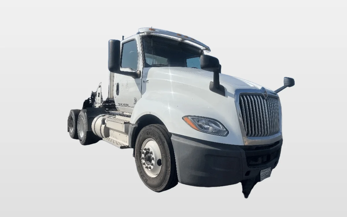 2019 International LT - image 1