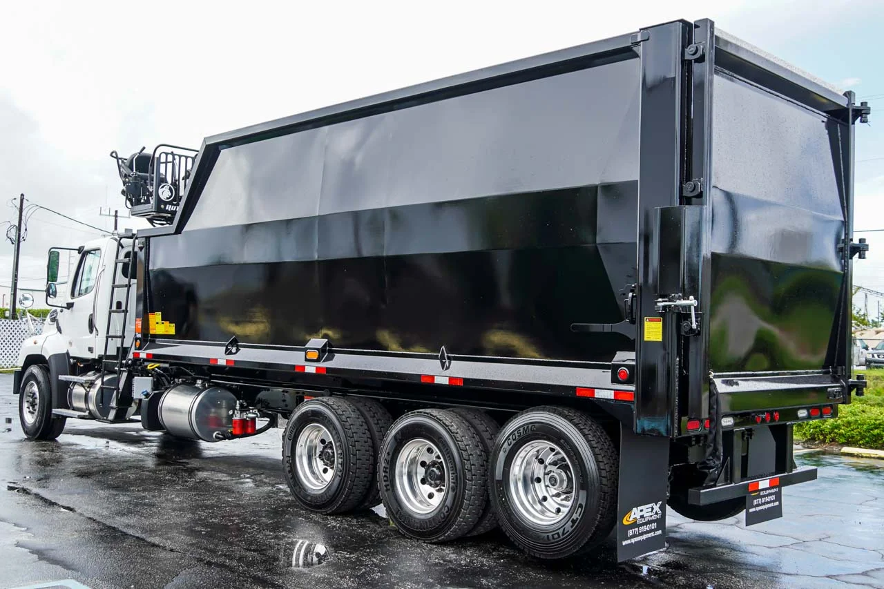 2026 Freightliner 114SD — photo 4