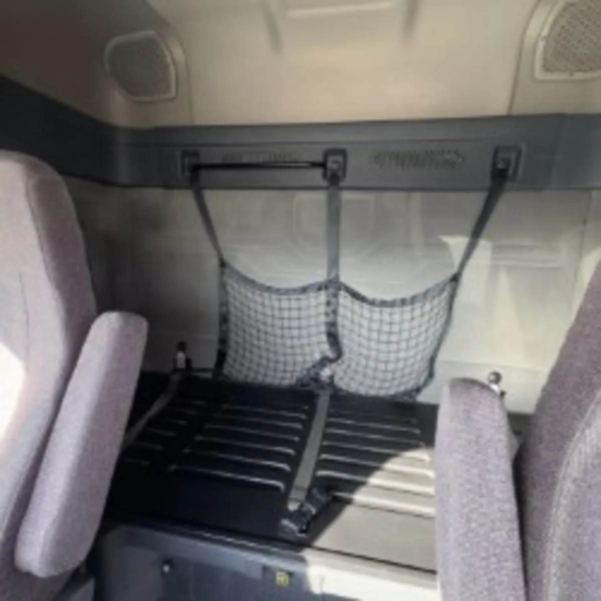 2019 Freightliner Cascadia - image 8