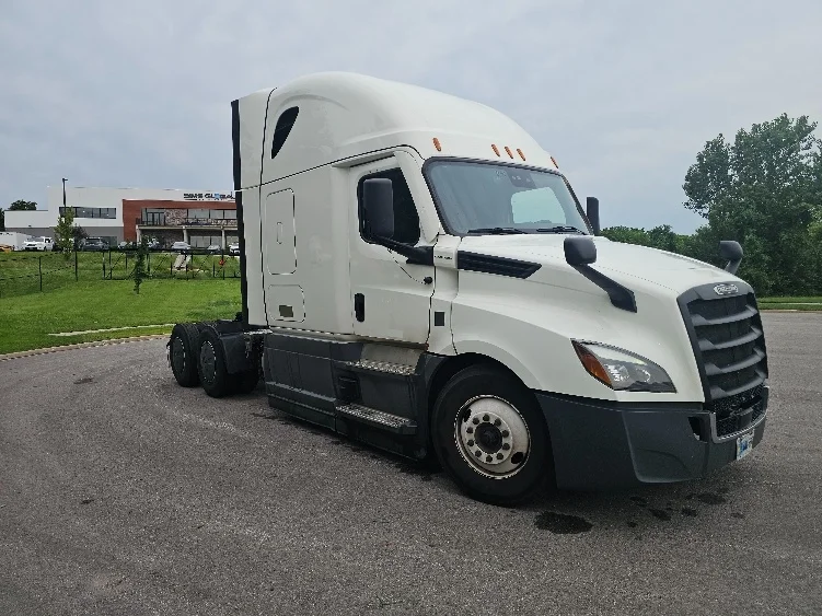 2023 Freightliner Cascadia in Kansas City, MO