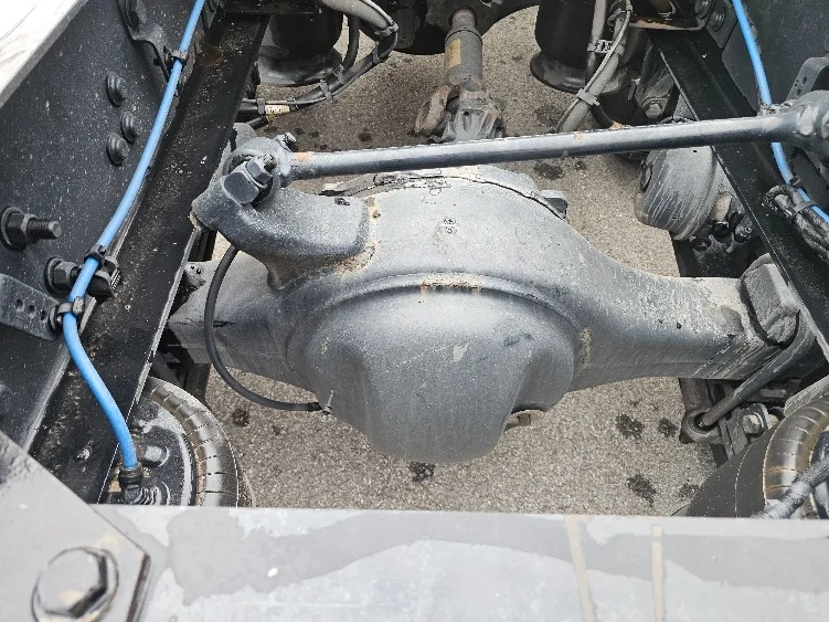2023 Freightliner Cascadia in Kansas City, MO — photo 6