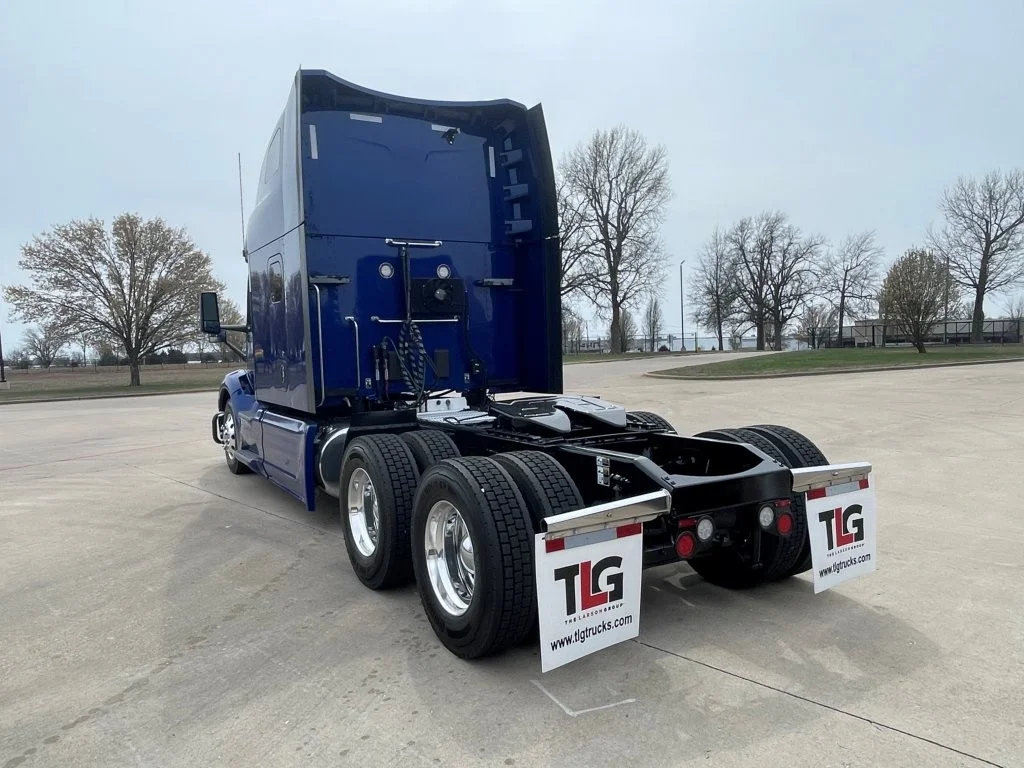 2023 Peterbilt 579 - image 3