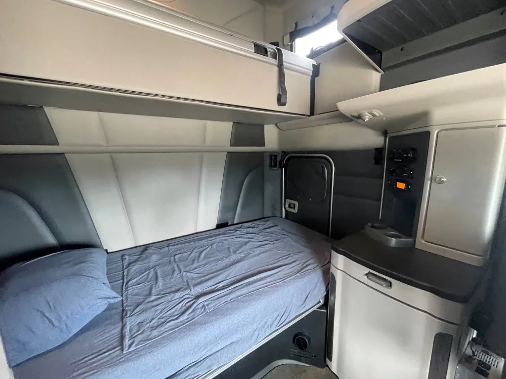 2023 Peterbilt 579 - image 15