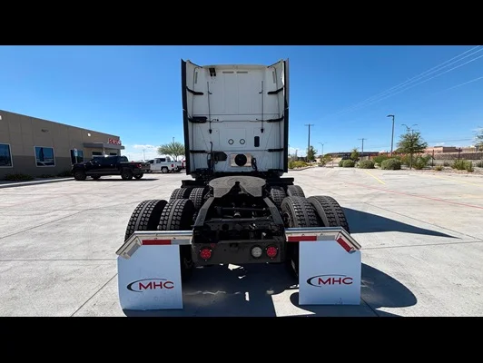 2022 International LT in El Paso, TX — photo 5