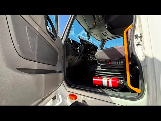 2022 International LT in El Paso, TX — photo 15