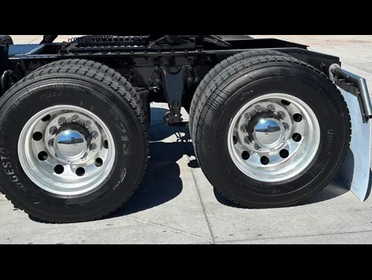 2022 International LT in El Paso, TX — photo 4
