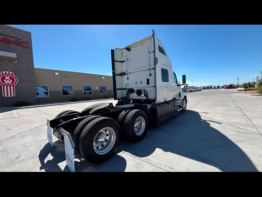 2022 International LT in El Paso, TX — photo 8