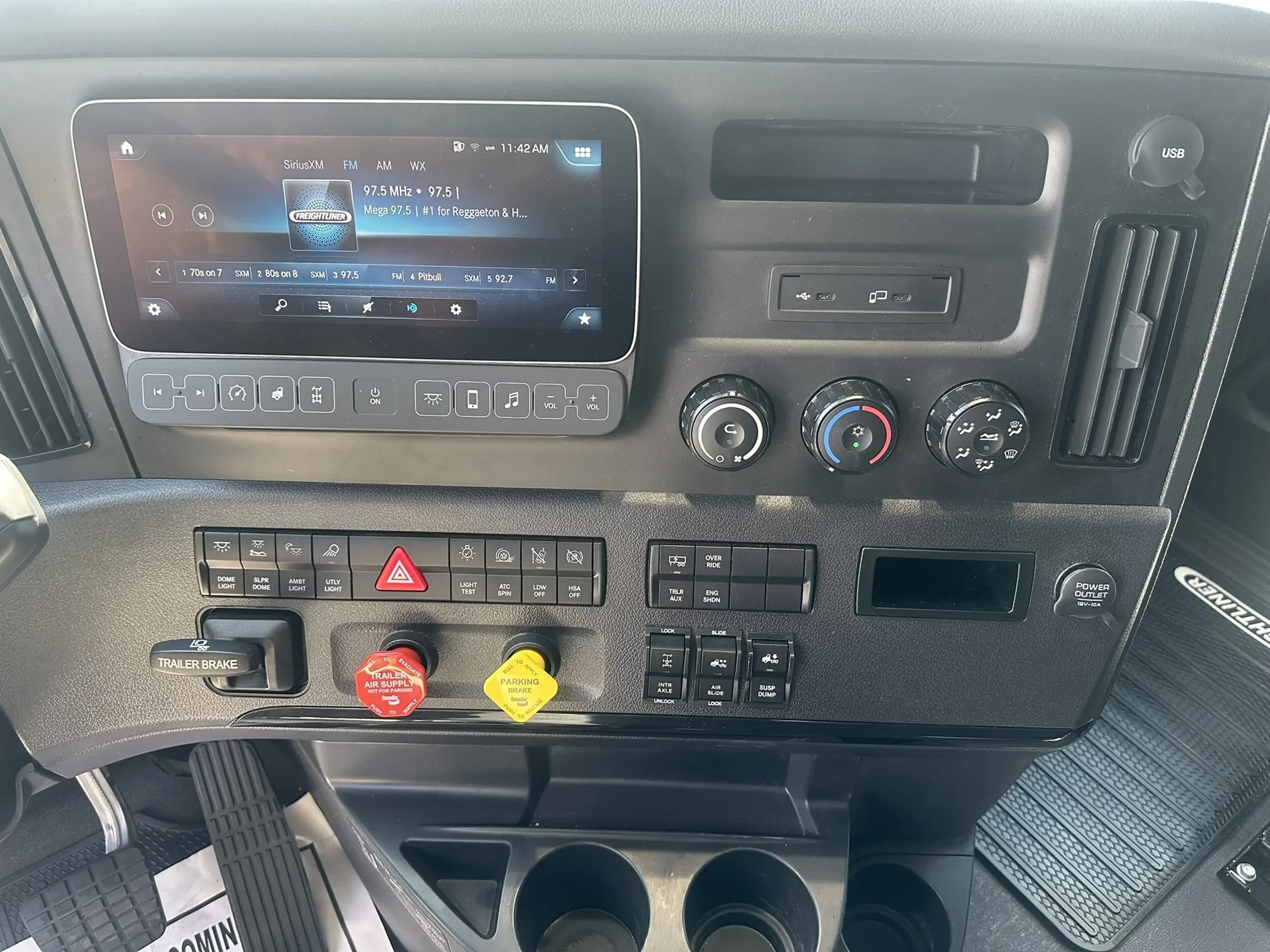 2026 Freightliner Cascadia - image 12