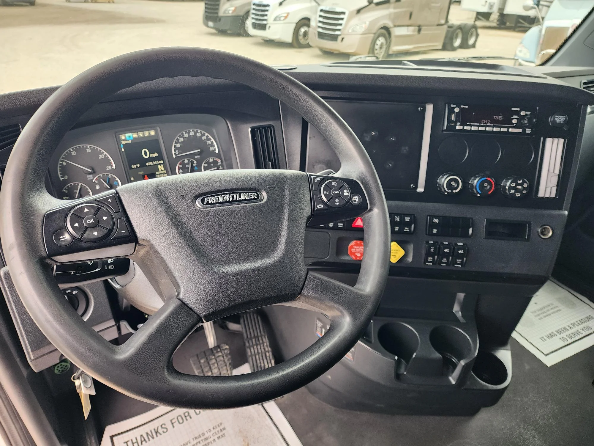 2023 Freightliner Cascadia in Fresno, CA — photo 20