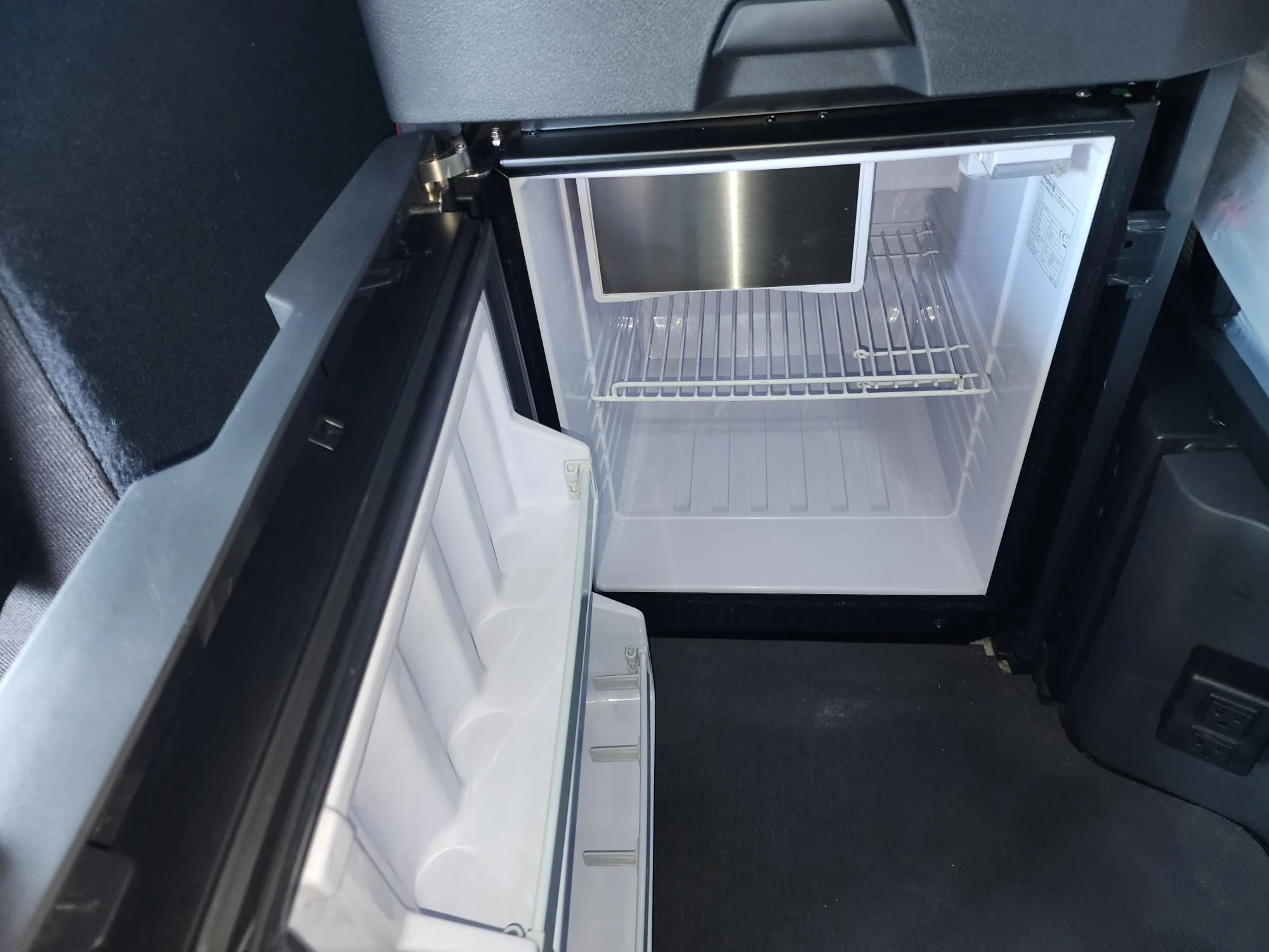 2023 Freightliner Cascadia in Fresno, CA — photo 11