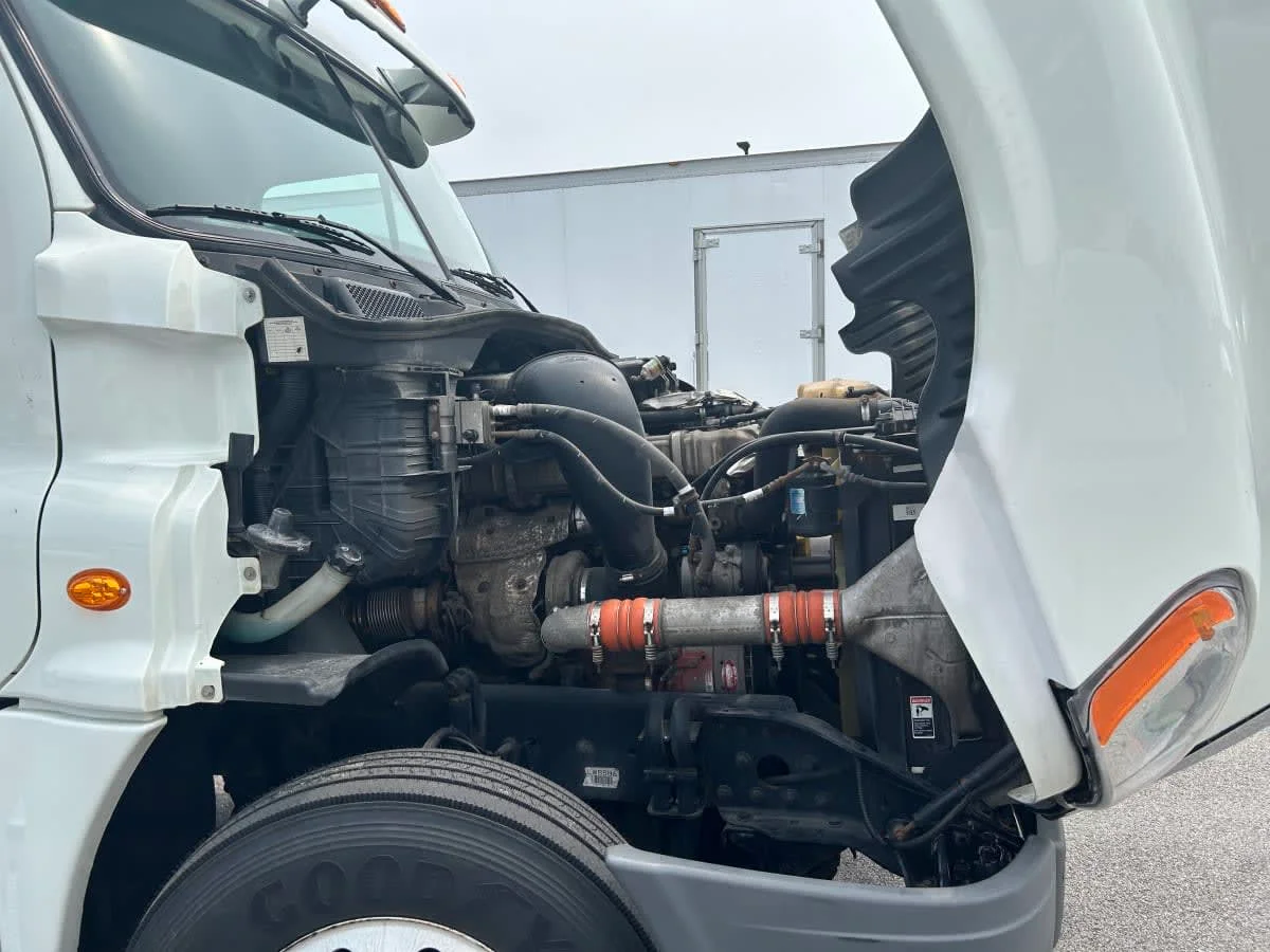 2020 Freightliner Cascadia in Beltsville, MD — photo 10