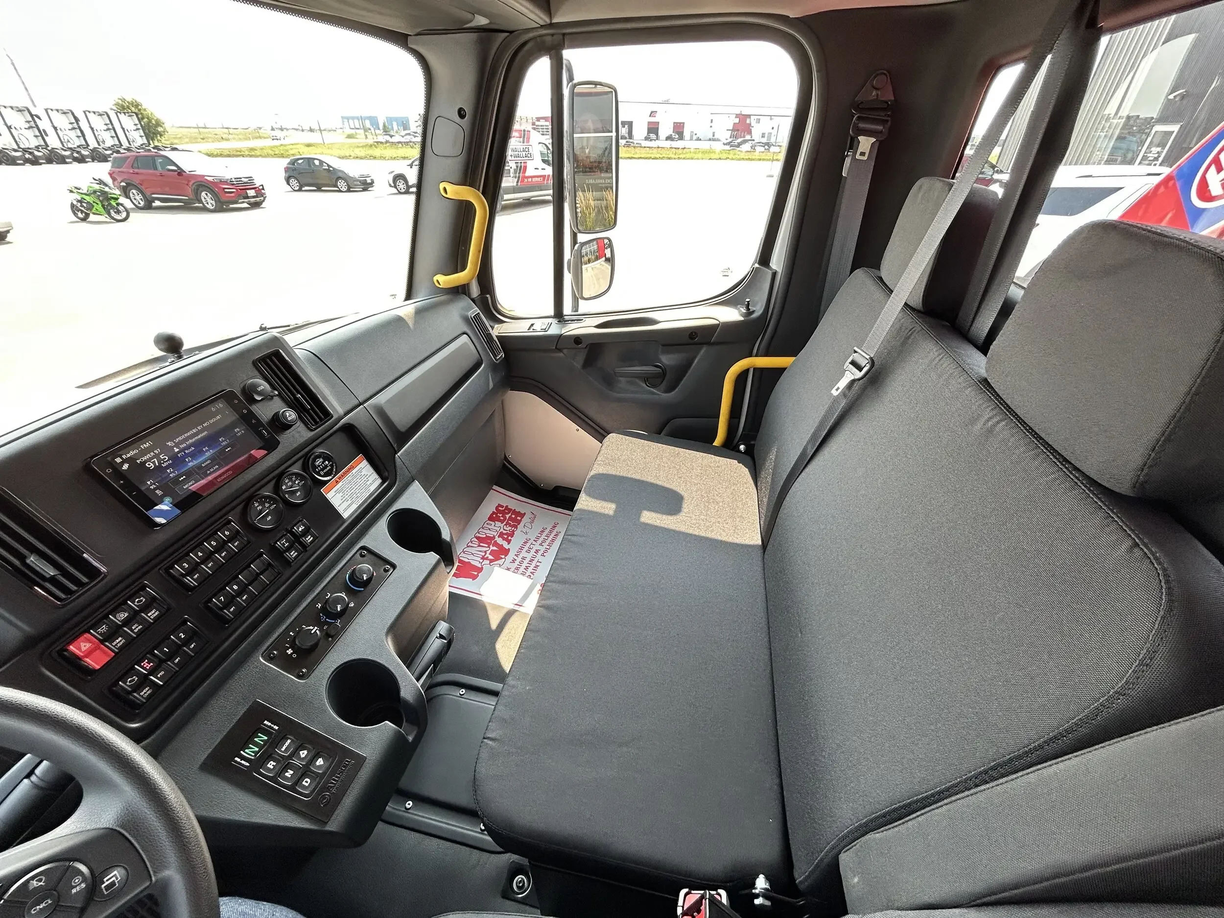 2025 Freightliner M2 106 - image 9