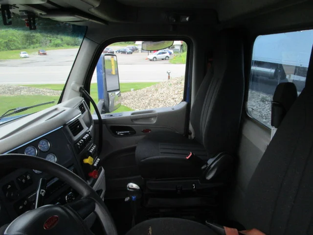 2020 Peterbilt 567 - image 10