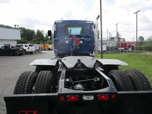 2020 Peterbilt 567 - image 4