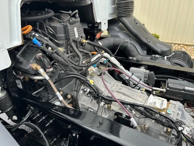 2025 Peterbilt 220EV in Clearfield, PA — photo 2
