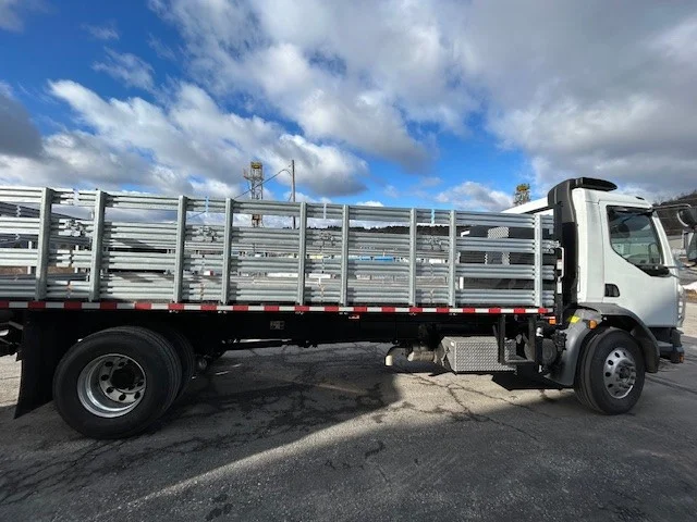 2025 Peterbilt 220EV - image 9