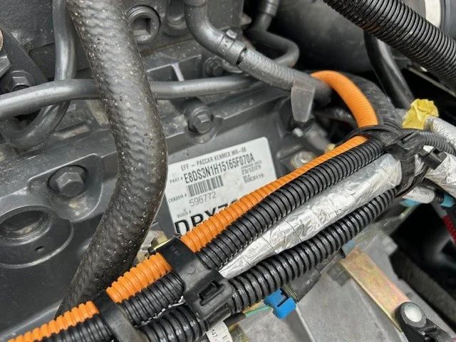 2025 Peterbilt 220EV - image 3