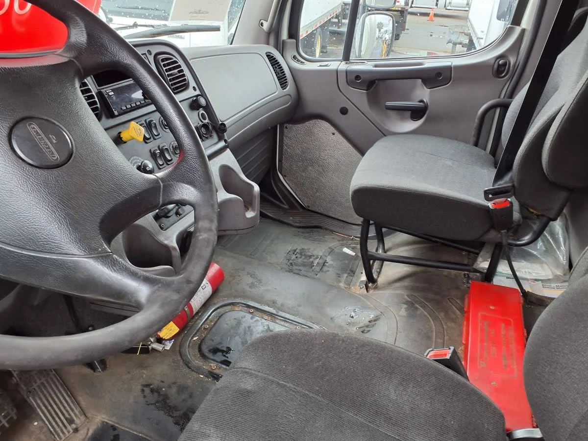 2020 Freightliner M2 106 - image 7