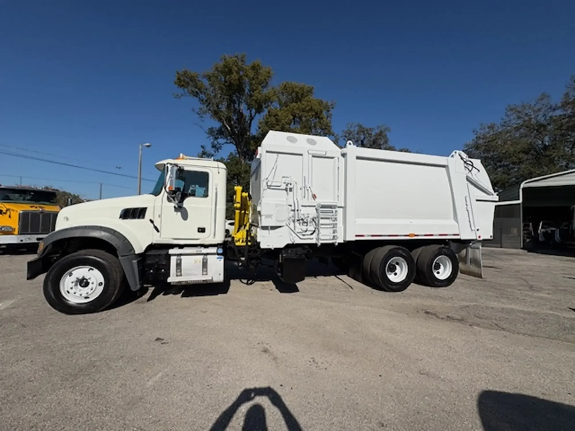 2016 Mack Granite - image 22