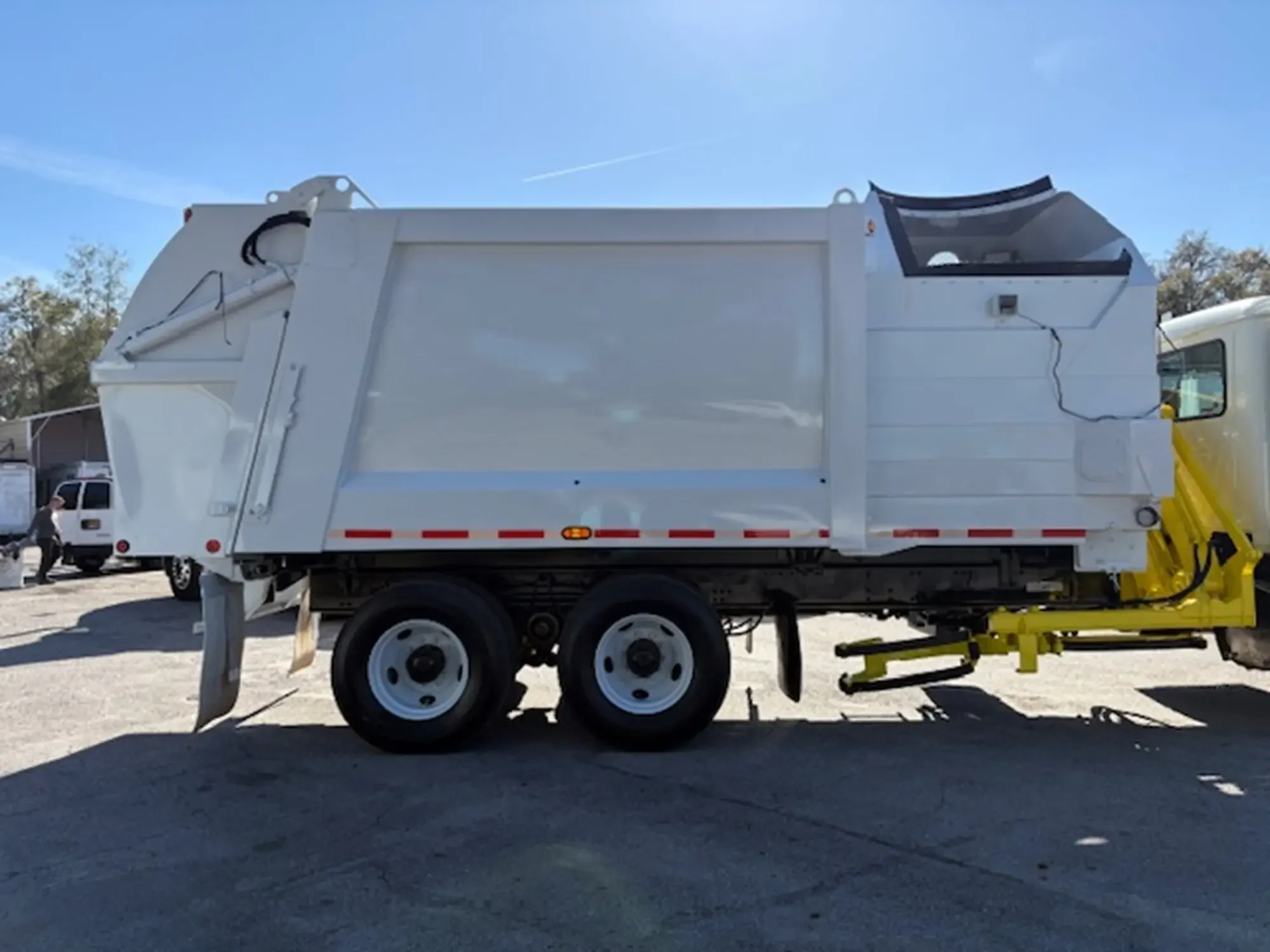 2016 Mack Granite - image 14