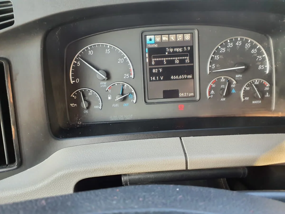 2020 Freightliner Cascadia - image 11