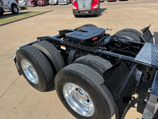 2020 Freightliner Cascadia in Dallas, TX — photo 17