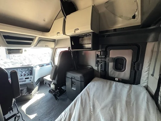 2020 Freightliner Cascadia in Dallas, TX — photo 28