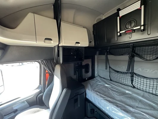 2020 Freightliner Cascadia in Dallas, TX — photo 26