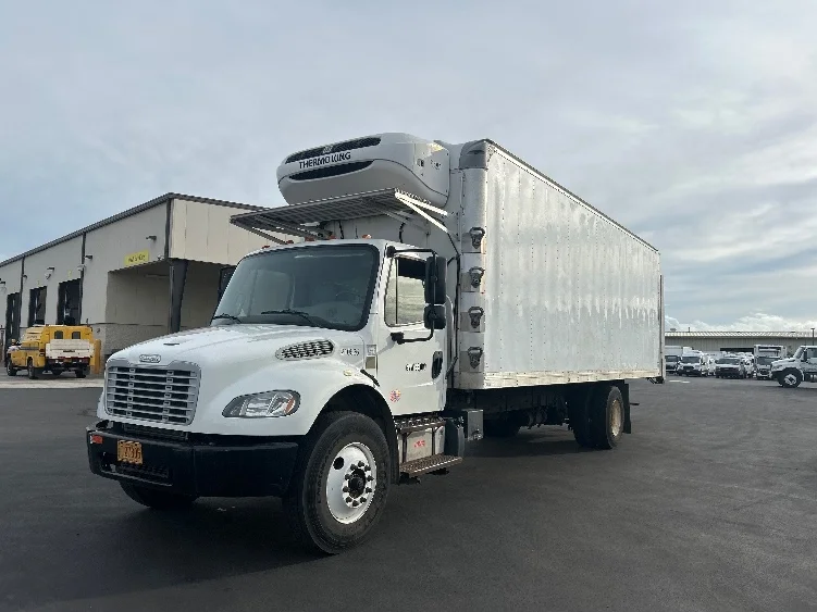 2019 Freightliner M2 106 - image 3