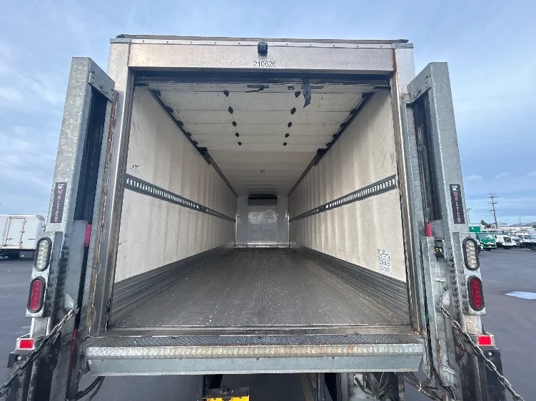 2019 Freightliner M2 106 - image 8