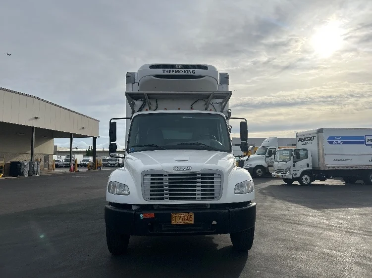 2019 Freightliner M2 106 - image 2