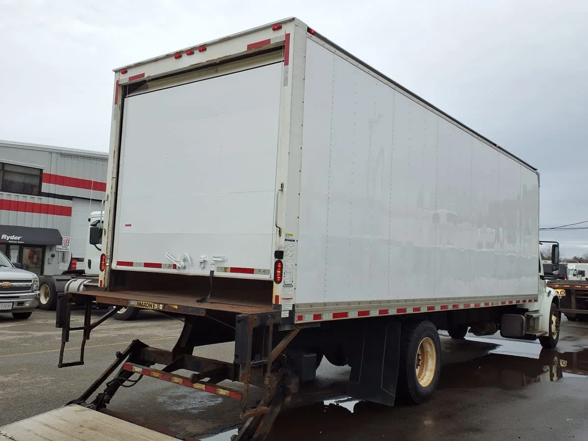 2018 Freightliner M2 106 in Salisbury, MA — photo 4