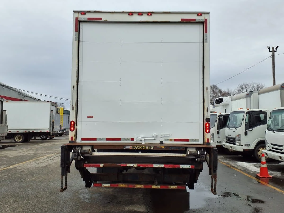2018 Freightliner M2 106 in Salisbury, MA — photo 5