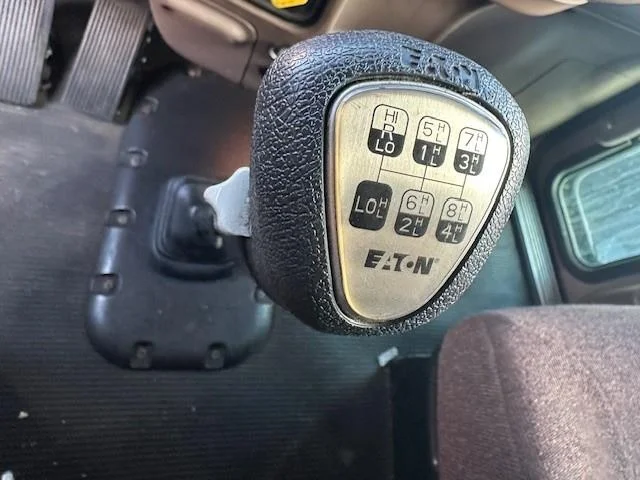 2019 Peterbilt 389 - image 8