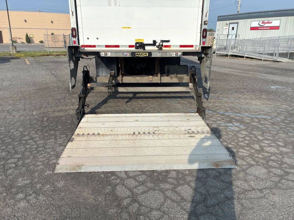 2019 Freightliner M2 106 in Syracuse, NY — photo 12