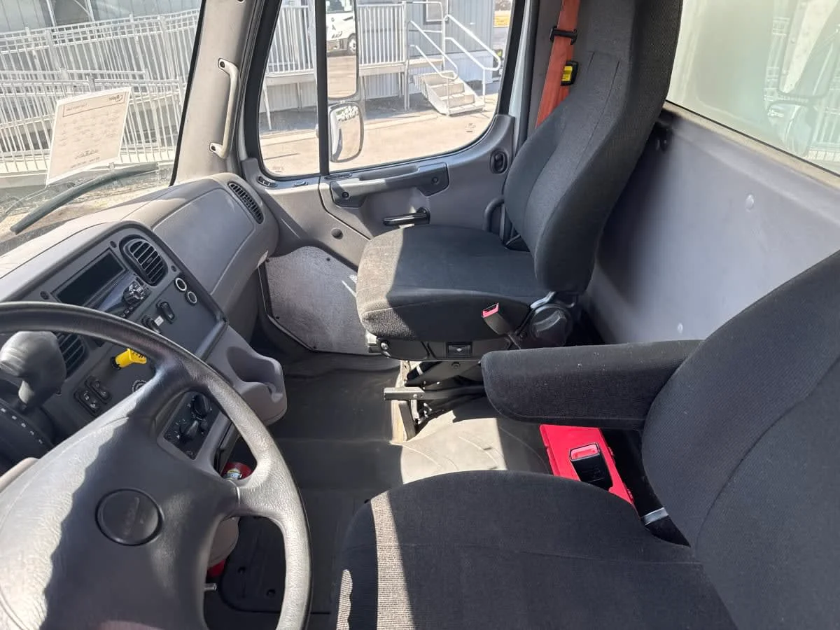 2019 Freightliner M2 106 in Syracuse, NY — photo 7