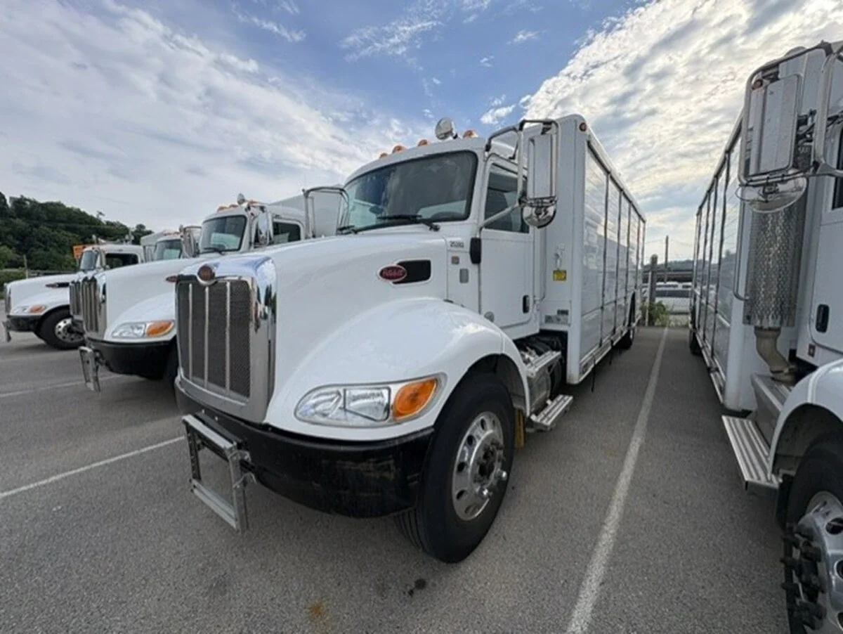 2020 Peterbilt 337