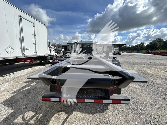 2026 Mack Granite — photo 5