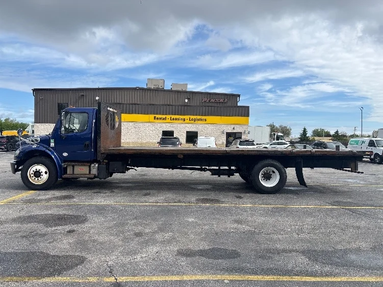 2020 Freightliner M2 106 in Akron, OH — photo 4