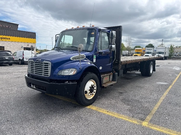 2020 Freightliner M2 106 in Akron, OH — photo 3
