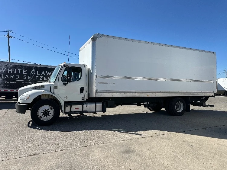 2016 Freightliner M2 106 - image 4