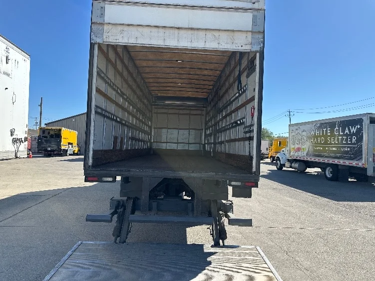 2016 Freightliner M2 106 in Richmond, CA — photo 7