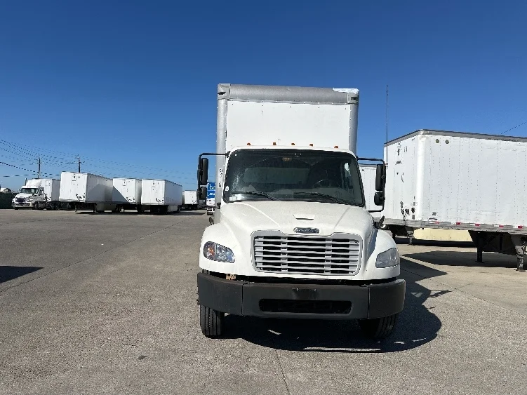 2016 Freightliner M2 106 in Richmond, CA — photo 2