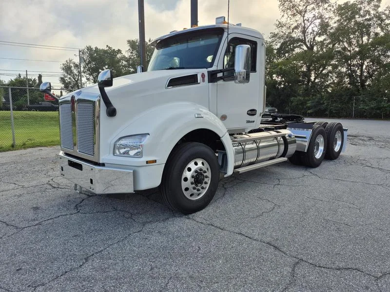 2027 Kenworth T880 in Swedesboro, NJ